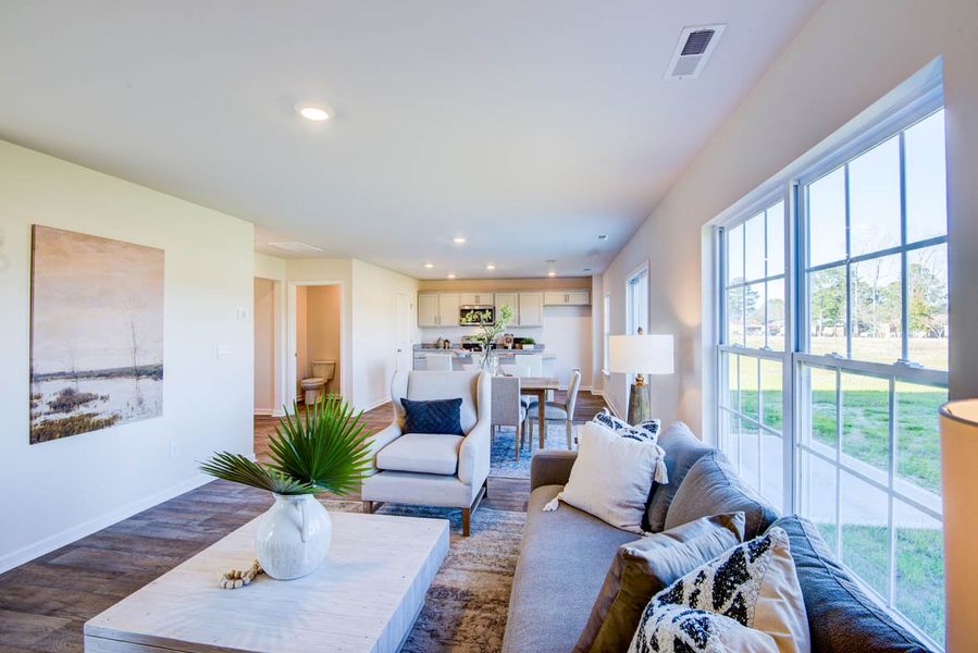 Representative furnished interior of a home built from the Penwell by D.R. Horton in Carter Ridge, Greenville (Image 32).