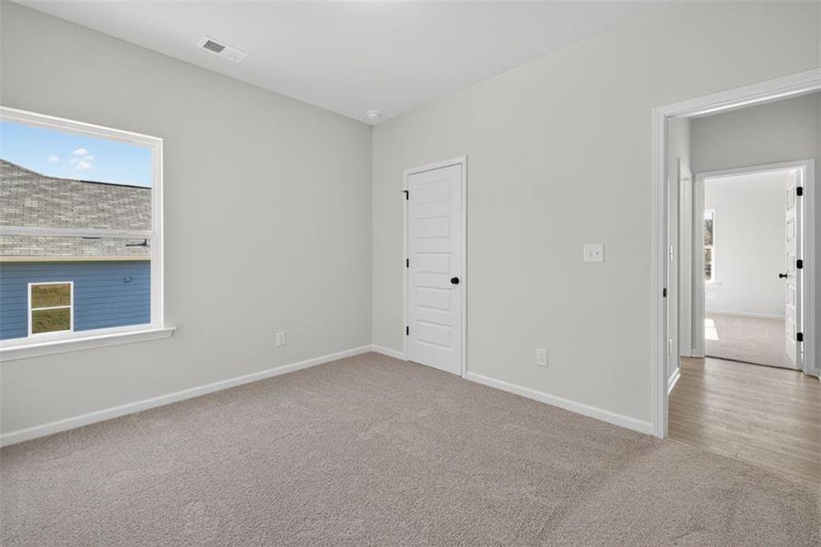 Spacious, unfurnished interior of a new home in Allen Manor, Hoschton (Image 35).