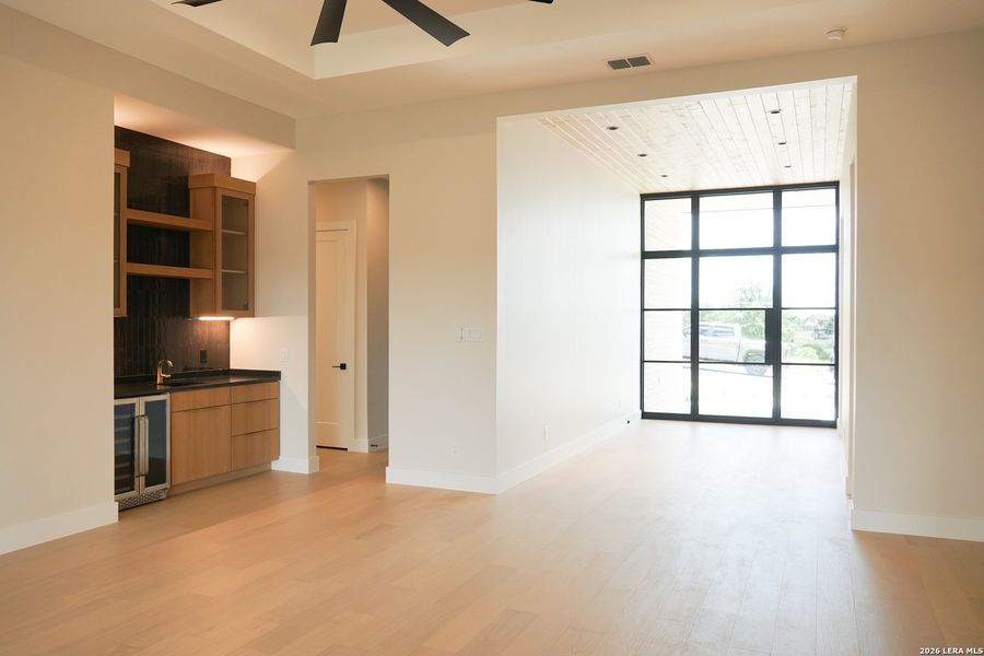 Spacious, unfurnished interior of a new home in , Boerne (Image 15).