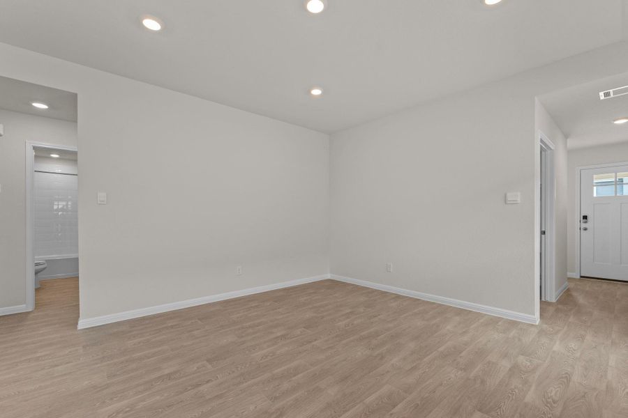 Spacious, unfurnished interior of a new home in Whisper South, San Marcos (Image 25). Spacious, unfurnished interior of a new home in Whisper South, San Marcos (Image 25).