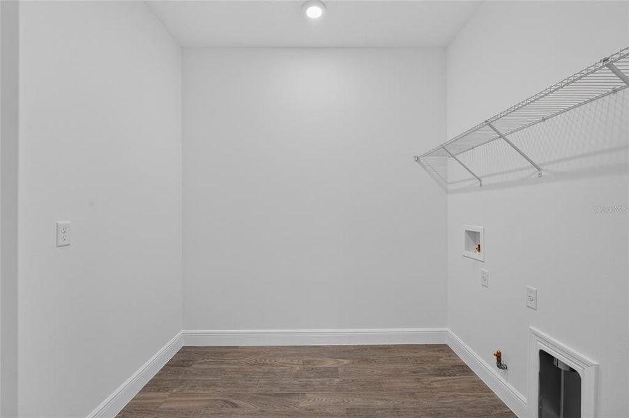 Spacious, unfurnished interior of a new home in , Ocala (Image 23).