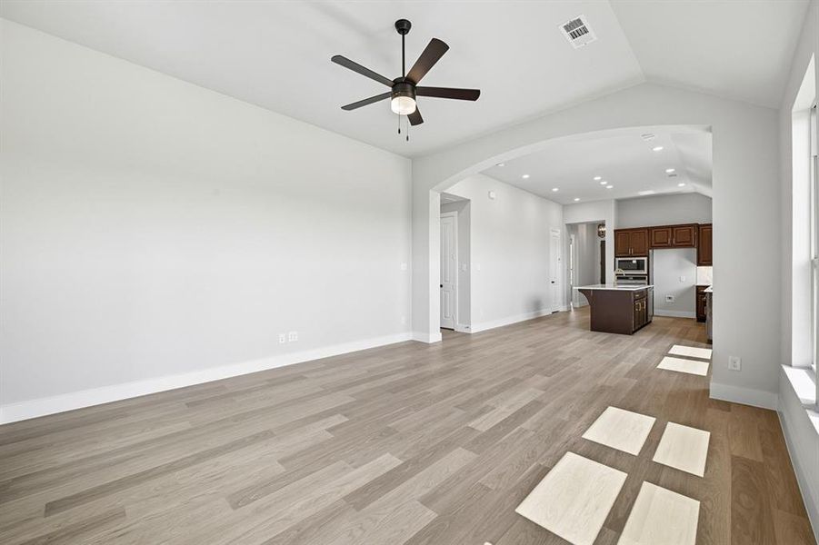 Spacious, unfurnished interior of a new home in Pecan Square: 40ft. lots, Northlake (Image 18). Spacious, unfurnished interior of a new home in Pecan Square: 40ft. lots, Northlake (Image 18).