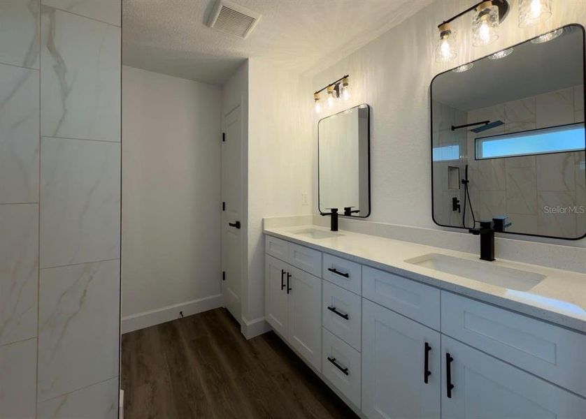 Furnished interior view inside a new home in , Ocala (Image 10).