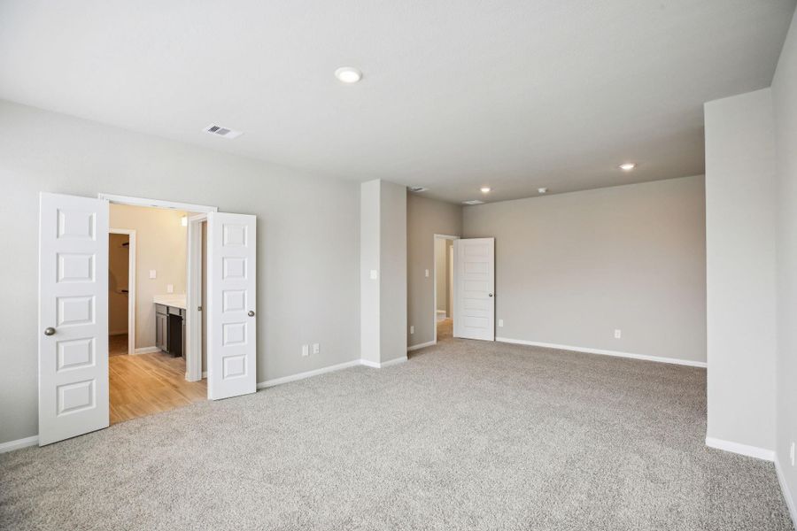 Spacious, unfurnished interior of a new home in Kemah Crossing - Luxe Series, Kemah (Image 32). Spacious, unfurnished interior of a new home in Kemah Crossing - Luxe Series, Kemah (Image 32).