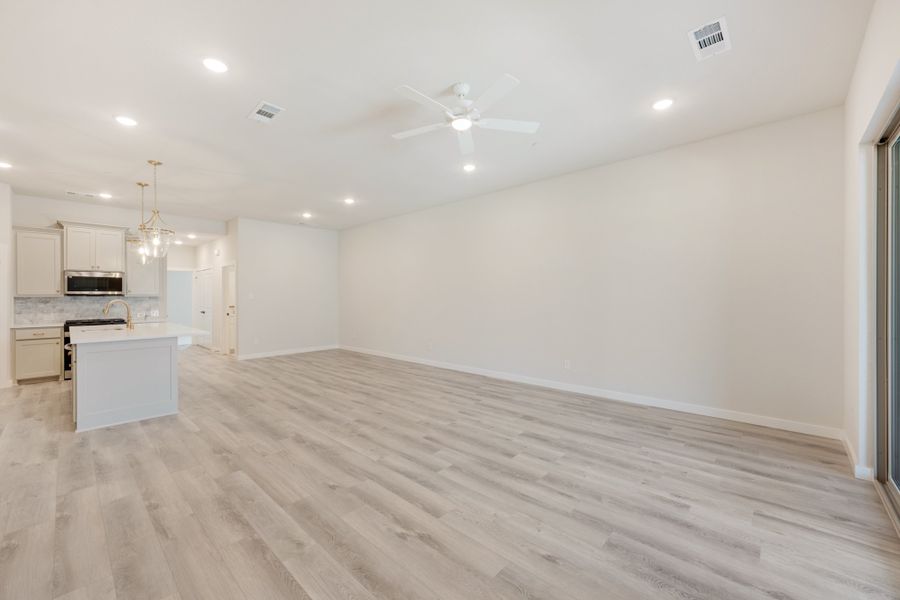 Spacious, unfurnished interior of a new home in Woodbridge Villas, Wylie (Image 31).
