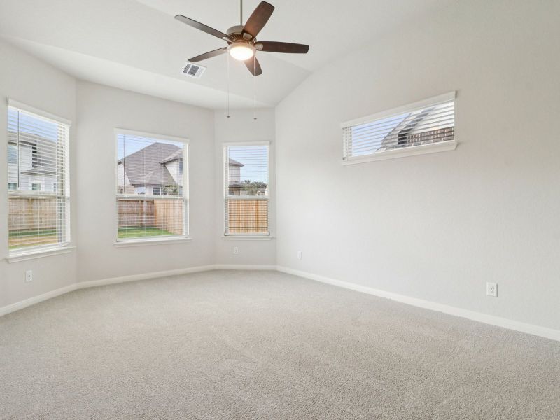 Spacious, unfurnished interior of a new home in Fox Falls, Boerne (Image 18). Spacious, unfurnished interior of a new home in Fox Falls, Boerne (Image 18).