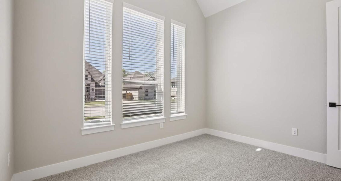 Spacious, unfurnished interior of a new home in 6 Creeks, Kyle (Image 22).