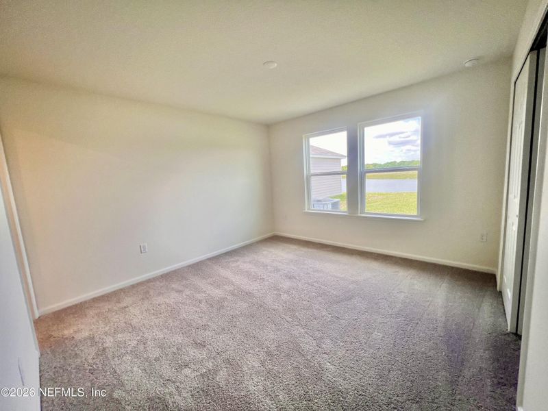 Spacious, unfurnished interior of a new home in Hawkes Meadow, Jacksonville (Image 9).
