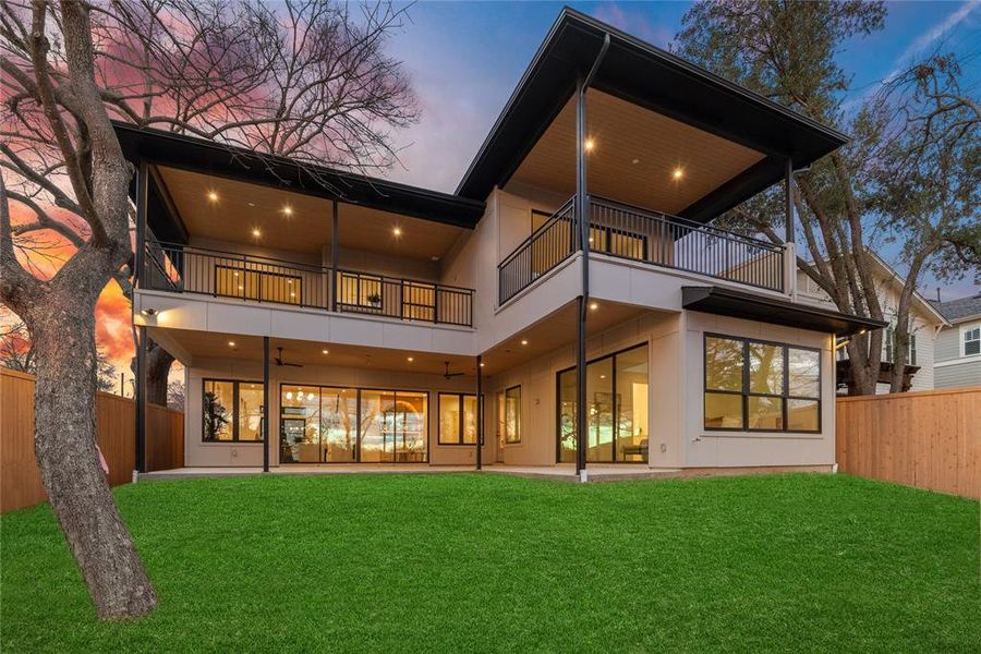 Exterior details and patio area of a home in , Dallas (Image 4).