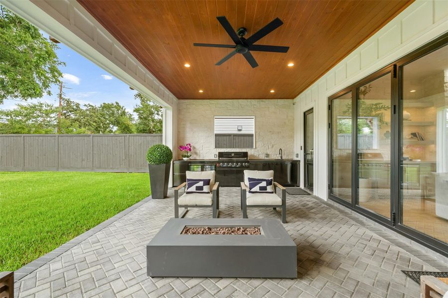 Exterior details and patio area of a home in , Houston (Image 4).