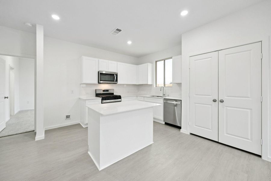 Furnished interior view inside a new home in Crosby Farms, Crosby (Image 5).