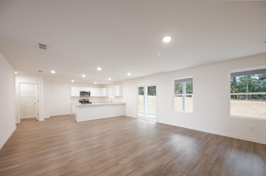 great room + kitchen - augusta - unfurnished + quartz - se arrowhead by the lake