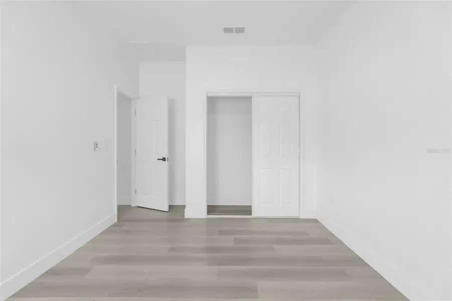 Spacious, unfurnished interior of a new home in , Weeki Wachee (Image 31).