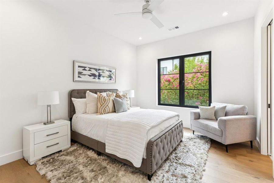 Furnished interior view inside a new home in , Dallas (Image 29).