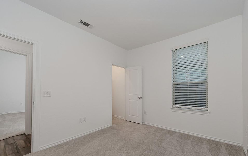 Spacious, unfurnished interior of a new home in Mavera, Conroe (Image 26).