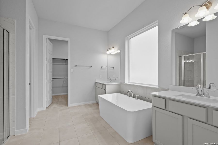 Furnished interior view inside a new home in Buffalo Crossing, Cibolo (Image 11).