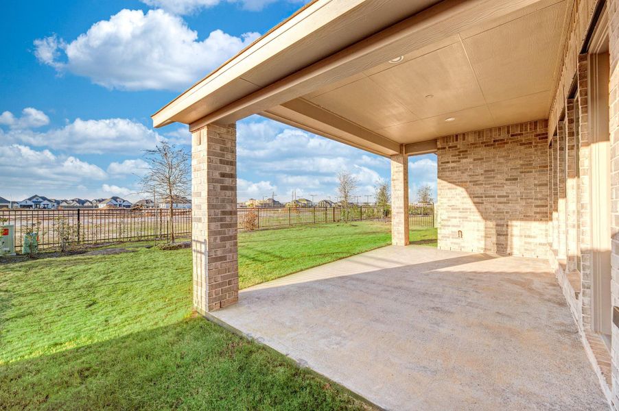 Exterior details and patio area of a home in Jordan Ranch, Fulshear (Image 31).