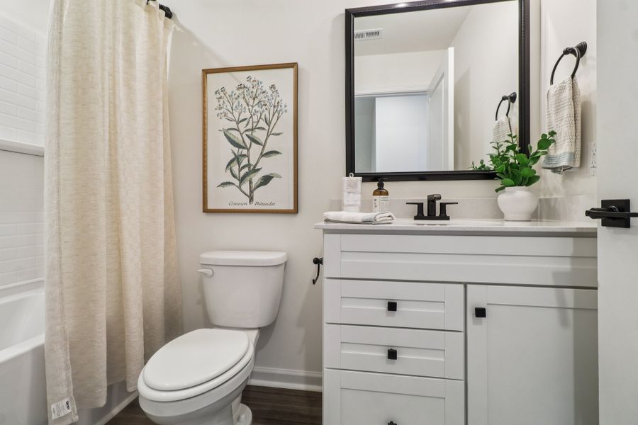 Representative furnished interior of a home built from the Briarwood II by Great Southern Homes in Bickley Station, Irmo (Image 31).