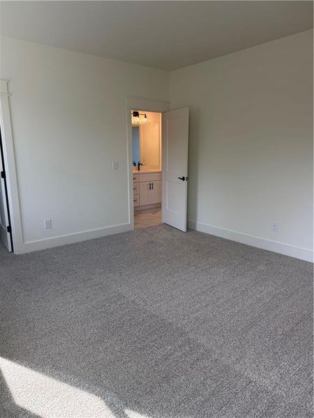 Spacious, unfurnished interior of a new home in , Waleska (Image 38).