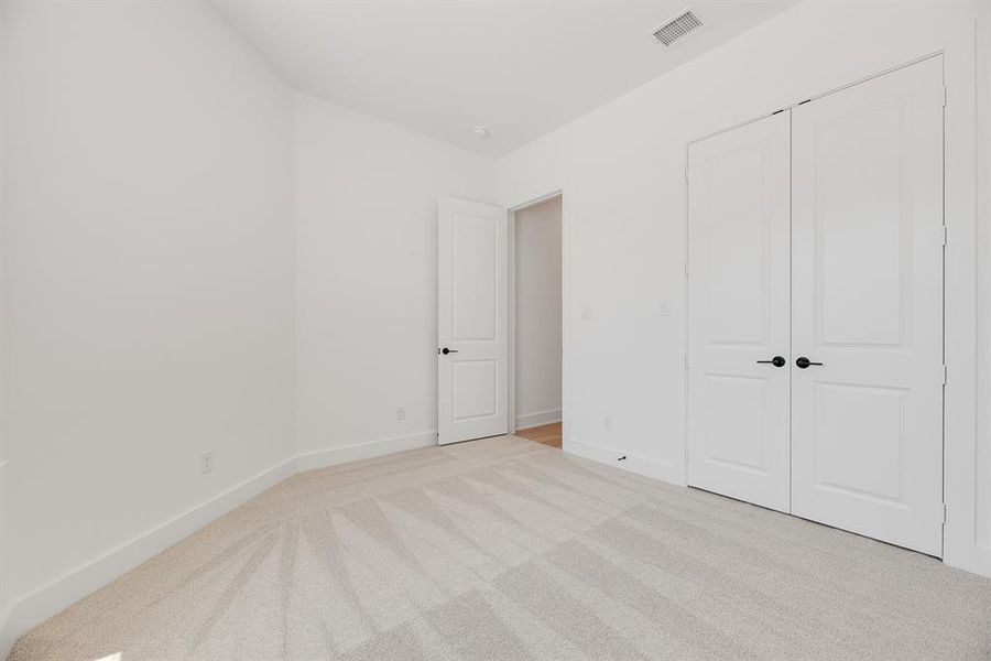 Spacious, unfurnished interior of a new home in Hillside Village, Celina (Image 24).