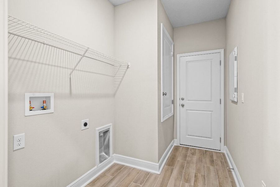 Spacious, unfurnished interior of a new home in Natureview, Freeport (Image 13).