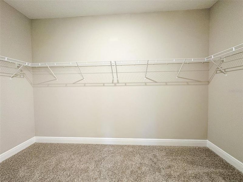 Spacious, unfurnished interior of a new home in Silverleaf Reserve Bungalows, Winter Garden (Image 22).