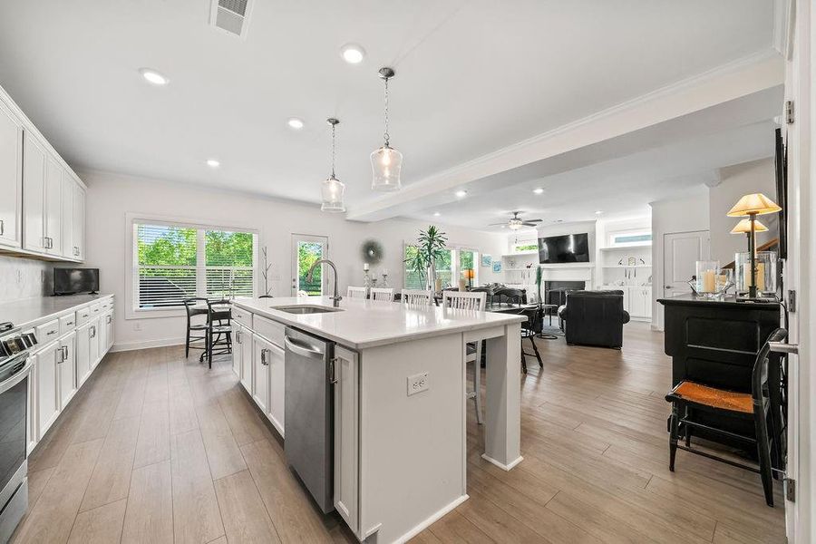 Furnished interior view inside a new home in , Dallas (Image 34).