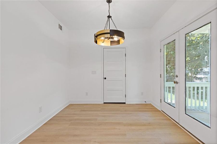 Spacious, unfurnished interior of a new home in , Atlanta (Image 12).