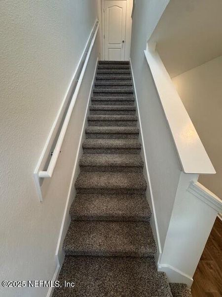 Spacious, unfurnished interior of a new home in The Landing, Middleburg (Image 20).