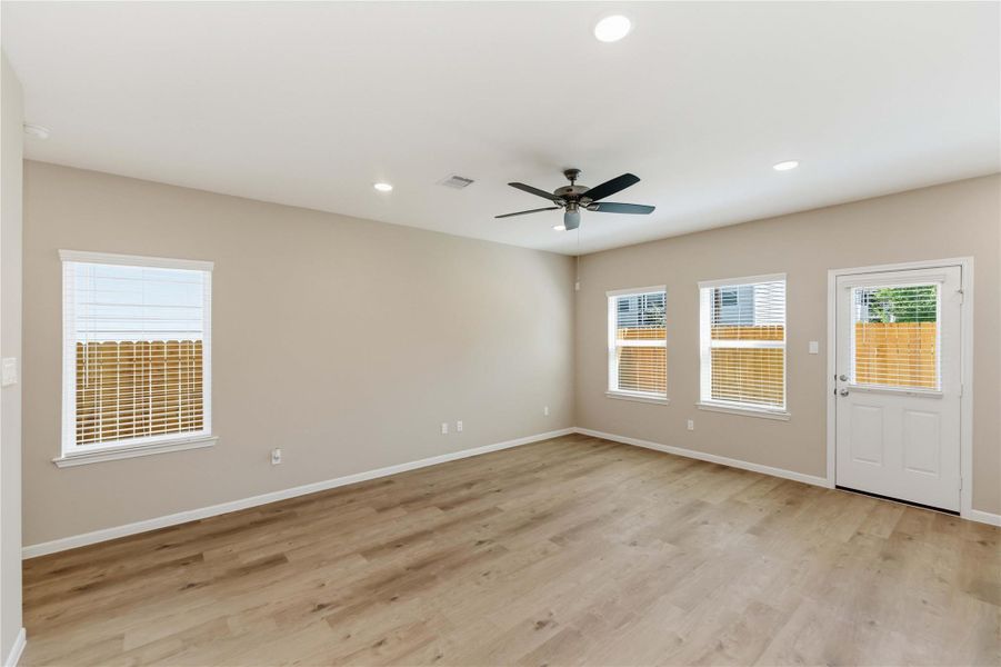 Spacious, unfurnished interior of a new home in , Houston (Image 13).