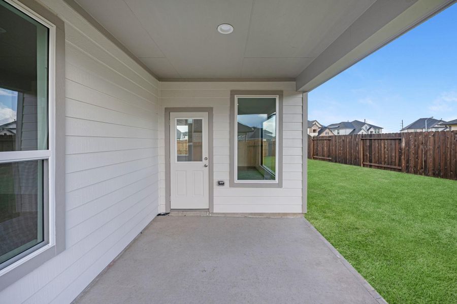 Exterior details and patio area of a home in Briarwood Crossing, Rosenberg (Image 4). Exterior details and patio area of a home in Briarwood Crossing, Rosenberg (Image 4).