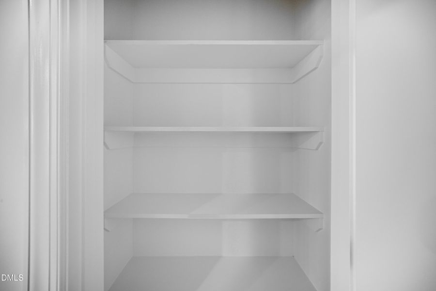 SUN_Stoneriver_Pic_Waterbury_Pantry_1of1