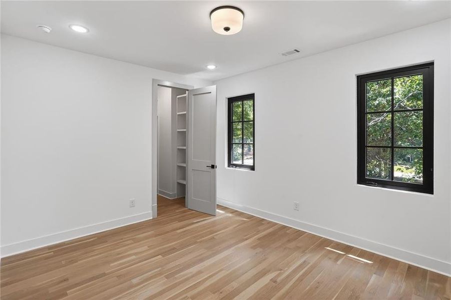 Spacious, unfurnished interior of a new home in , Roswell (Image 65).