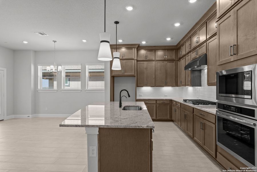 Furnished interior view inside a new home in Ladera - High Point 45', San Antonio (Image 2). Furnished interior view inside a new home in Ladera - High Point 45', San Antonio (Image 2).