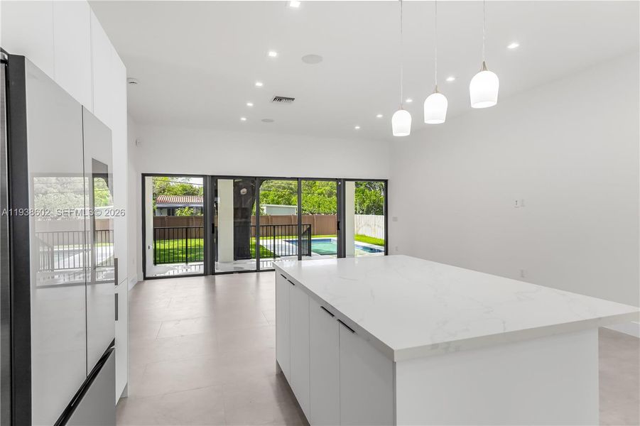 Spacious, unfurnished interior of a new home in , Biscayne Park (Image 42).