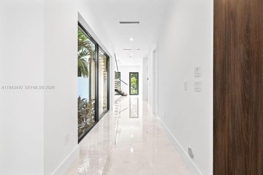 Spacious, unfurnished interior of a new home in , Fort Lauderdale (Image 54). Spacious, unfurnished interior of a new home in , Fort Lauderdale (Image 54).