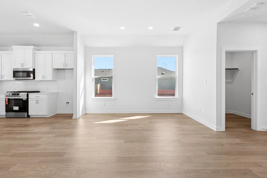 Spacious, unfurnished interior of a new home in Mayfair, New Braunfels (Image 13). Spacious, unfurnished interior of a new home in Mayfair, New Braunfels (Image 13).