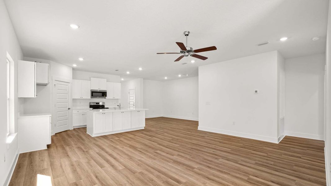 Spacious, unfurnished interior of a new home in Owl's Head Farms, Freeport (Image 16). Spacious, unfurnished interior of a new home in Owl's Head Farms, Freeport (Image 16).