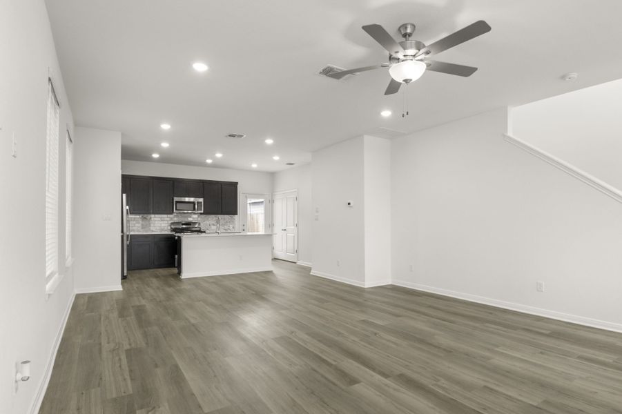 Spacious, unfurnished interior of a new home in Blanco Vista, San Marcos (Image 23).