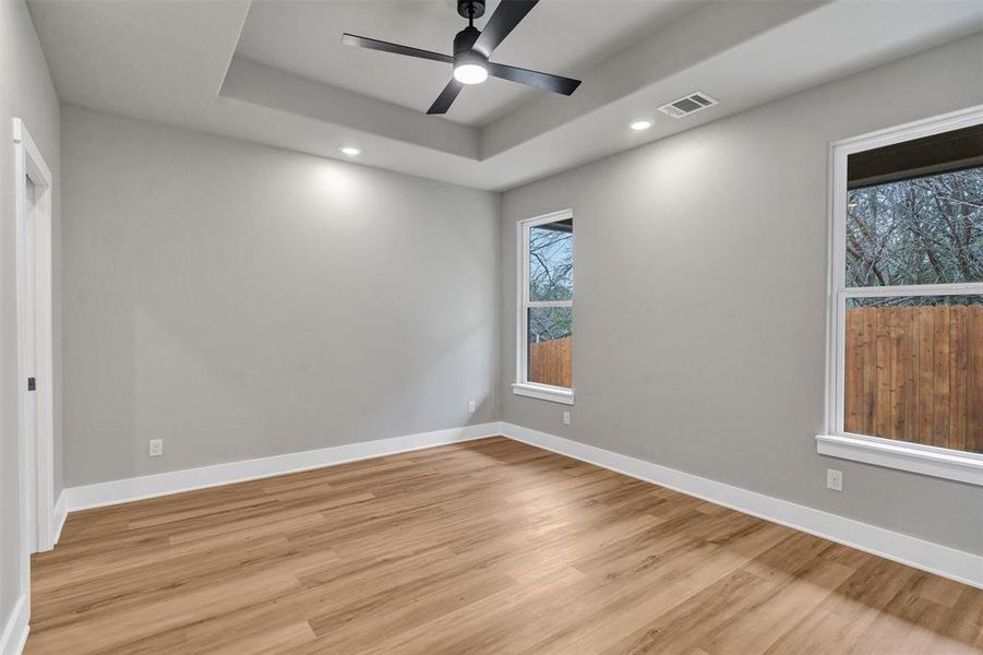 Spacious, unfurnished interior of a new home in , Granbury (Image 27).