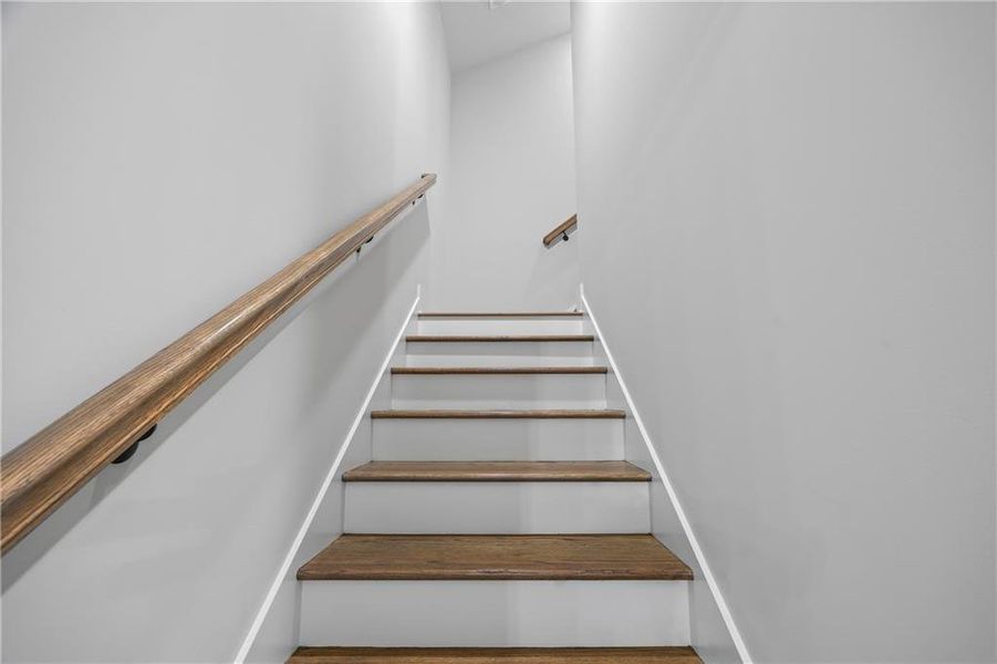 Spacious, unfurnished interior of a new home in , Monroe (Image 38).