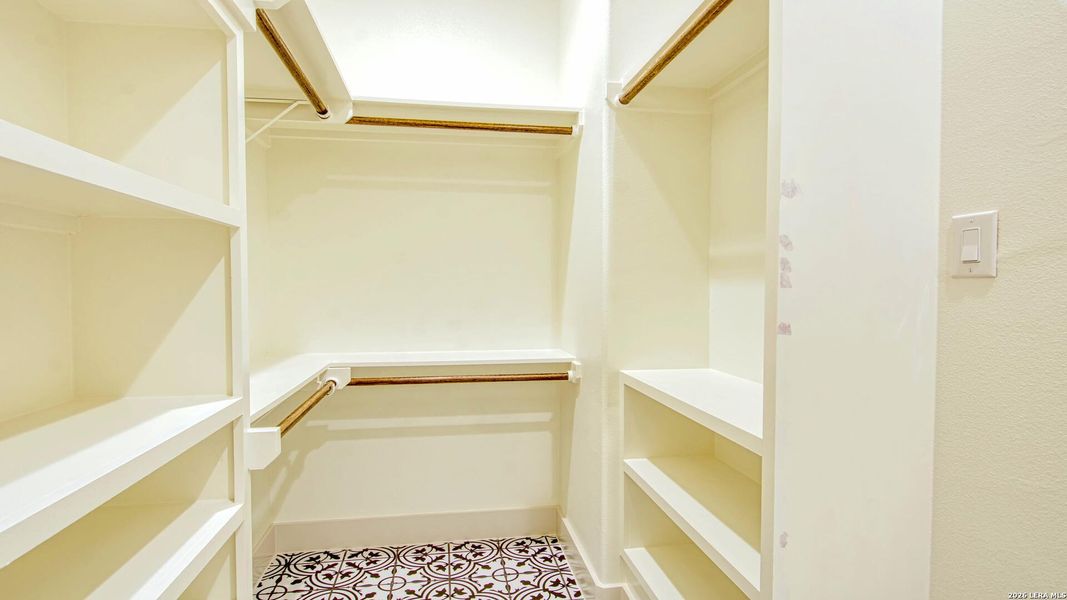 Image 37 of a home in .