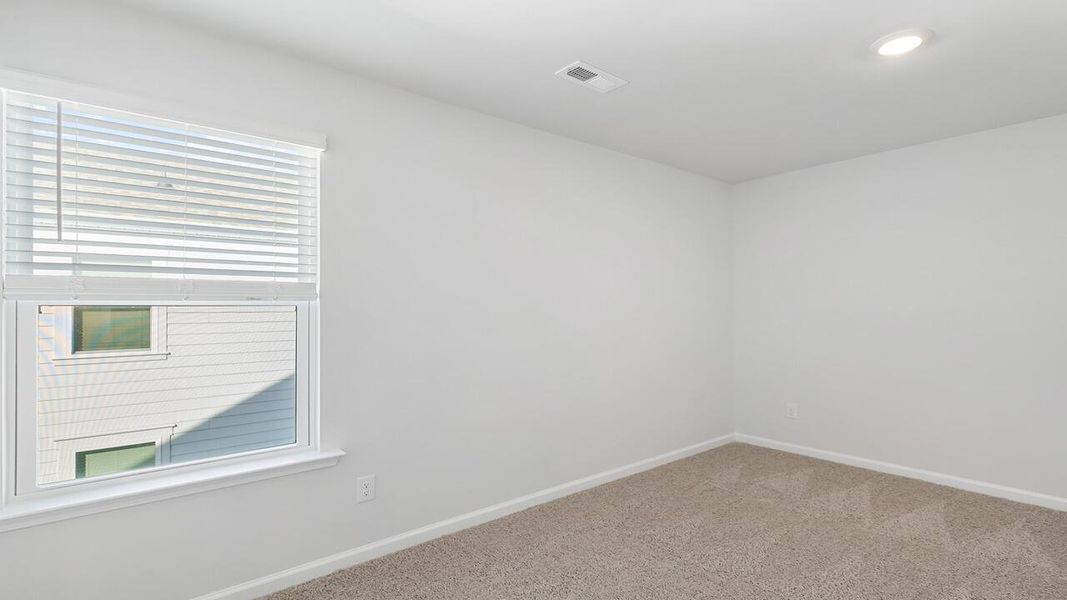 Spacious, unfurnished interior of a new home in Sheep Island, Summerville (Image 20).
