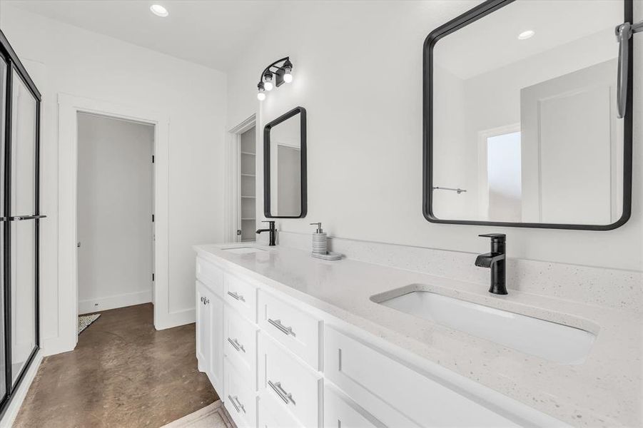 Furnished interior view inside a new home in , Riesel (Image 8).
