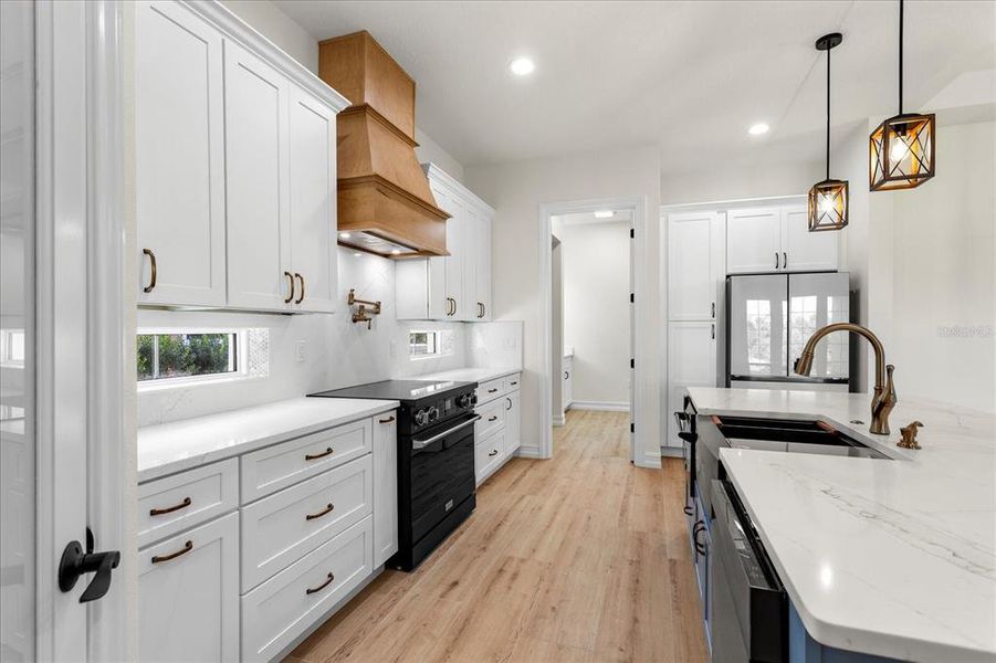 Furnished interior view inside a new home in , Auburndale (Image 12).