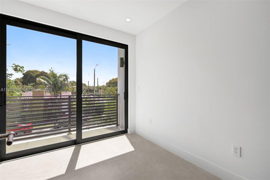 Spacious, unfurnished interior of a new home in , Miami (Image 37).