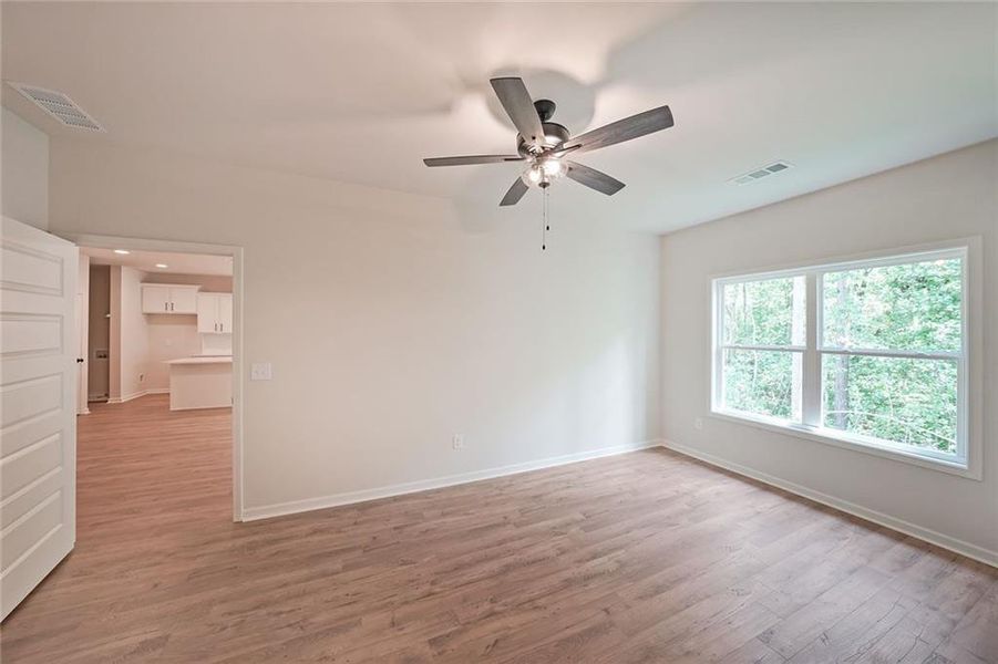 Spacious, unfurnished interior of a new home in , Dahlonega (Image 12).