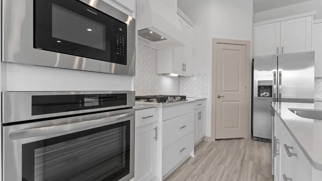 Representative furnished interior of a home built from the FANNIN by D.R. Horton in Alexander, Pearland (Image 7). Representative furnished interior of a home built from the FANNIN by D.R. Horton in Alexander, Pearland (Image 7).