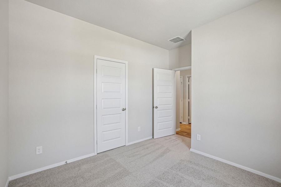 Spacious, unfurnished interior of a new home in Edgebrooke, Pflugerville (Image 17).