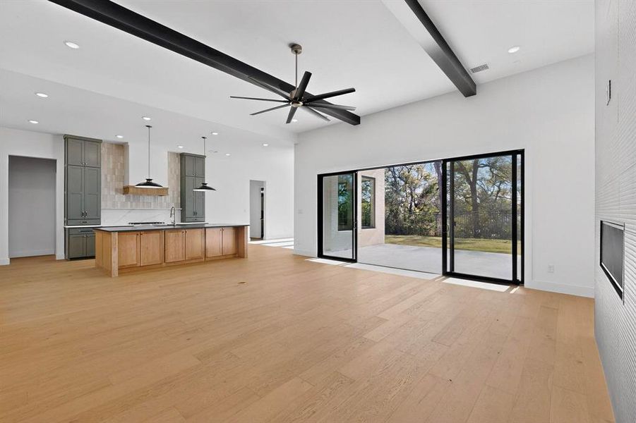 Spacious, unfurnished interior of a new home in , Arlington (Image 33).